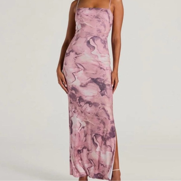 Dresses & Skirts - Spaghetti Strapped Dress